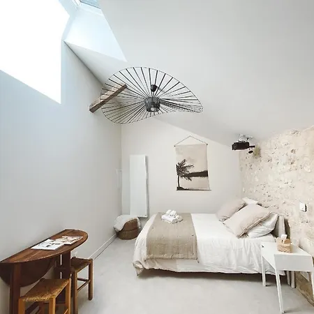 La Parenthese, Joli Avec Terrasse Apartment Valeuil