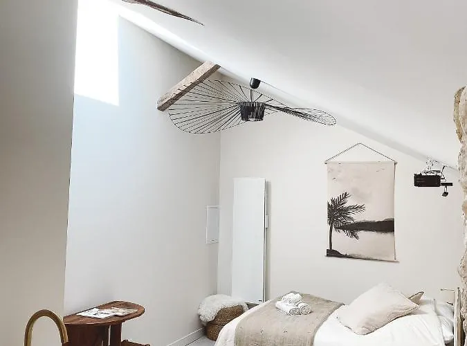 La Parenthese, Joli Avec Terrasse アパート *